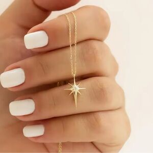 Source Unknown Gold Starburst Necklace